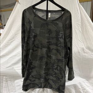 Chic Soul Gray Camouflage Knit Top